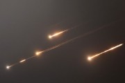 姻缘测试伊朗以导弹齐射回应以色列的大规模袭击